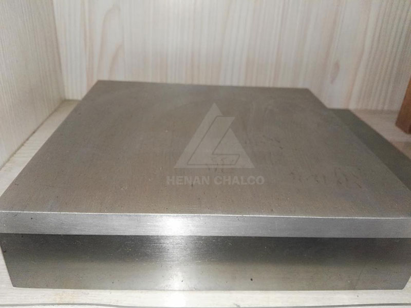 Aluminum-titanium-steel explosion triplate transition joint 